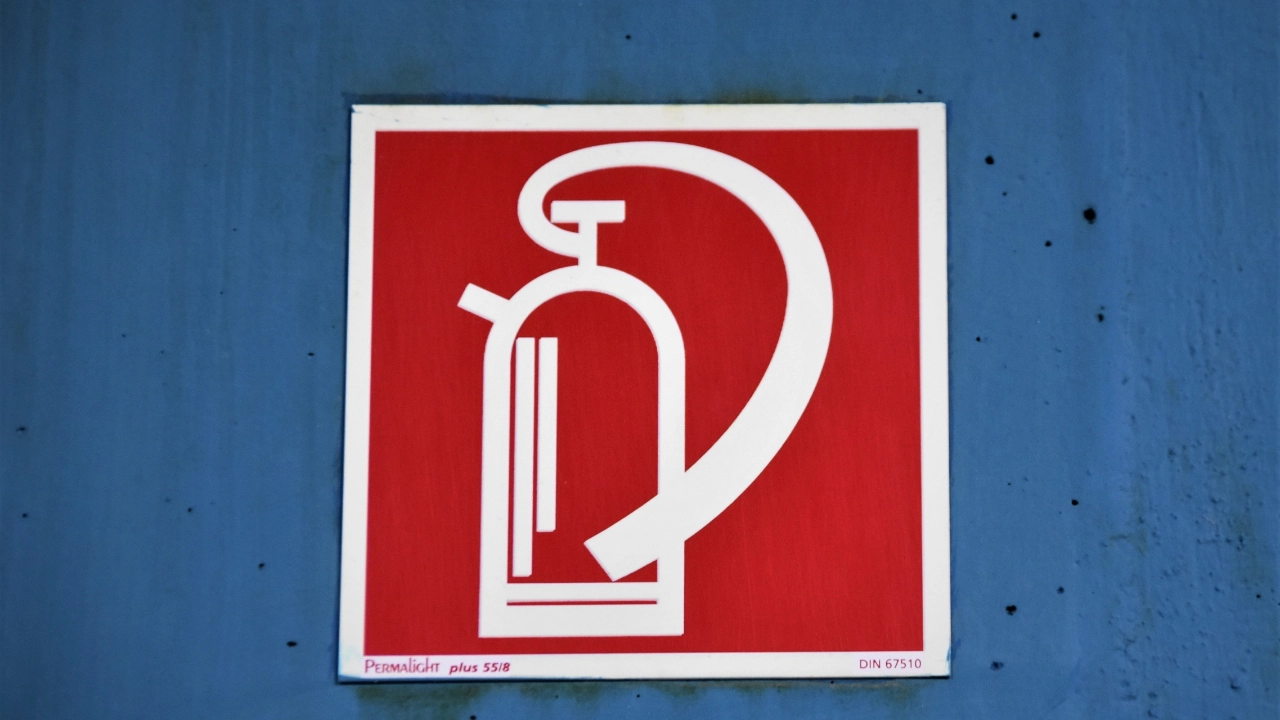 Feuerloescher_Hinweis_unsplash