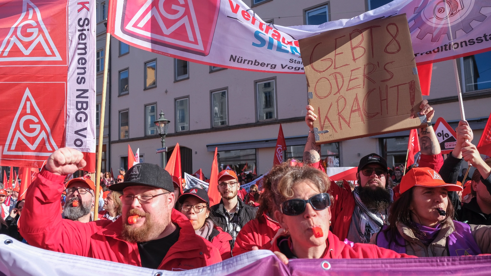 Demo und Kundgebung 3. M+E-Tarifverhandlung in Augsburg