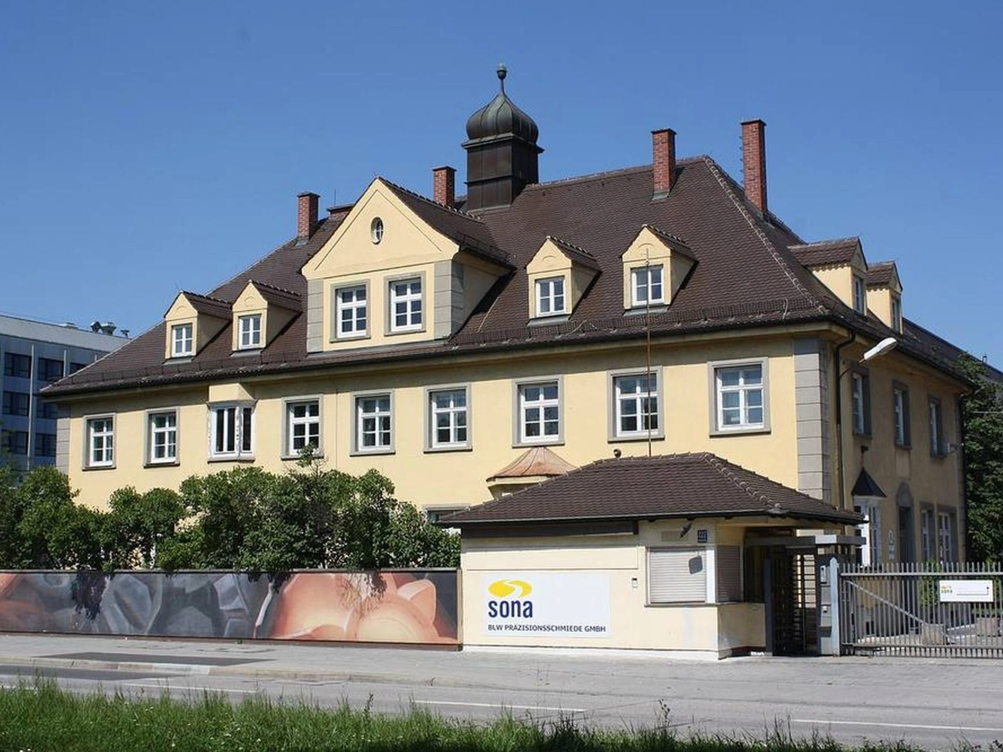 Sona_frankfurter_ring_gebaeude