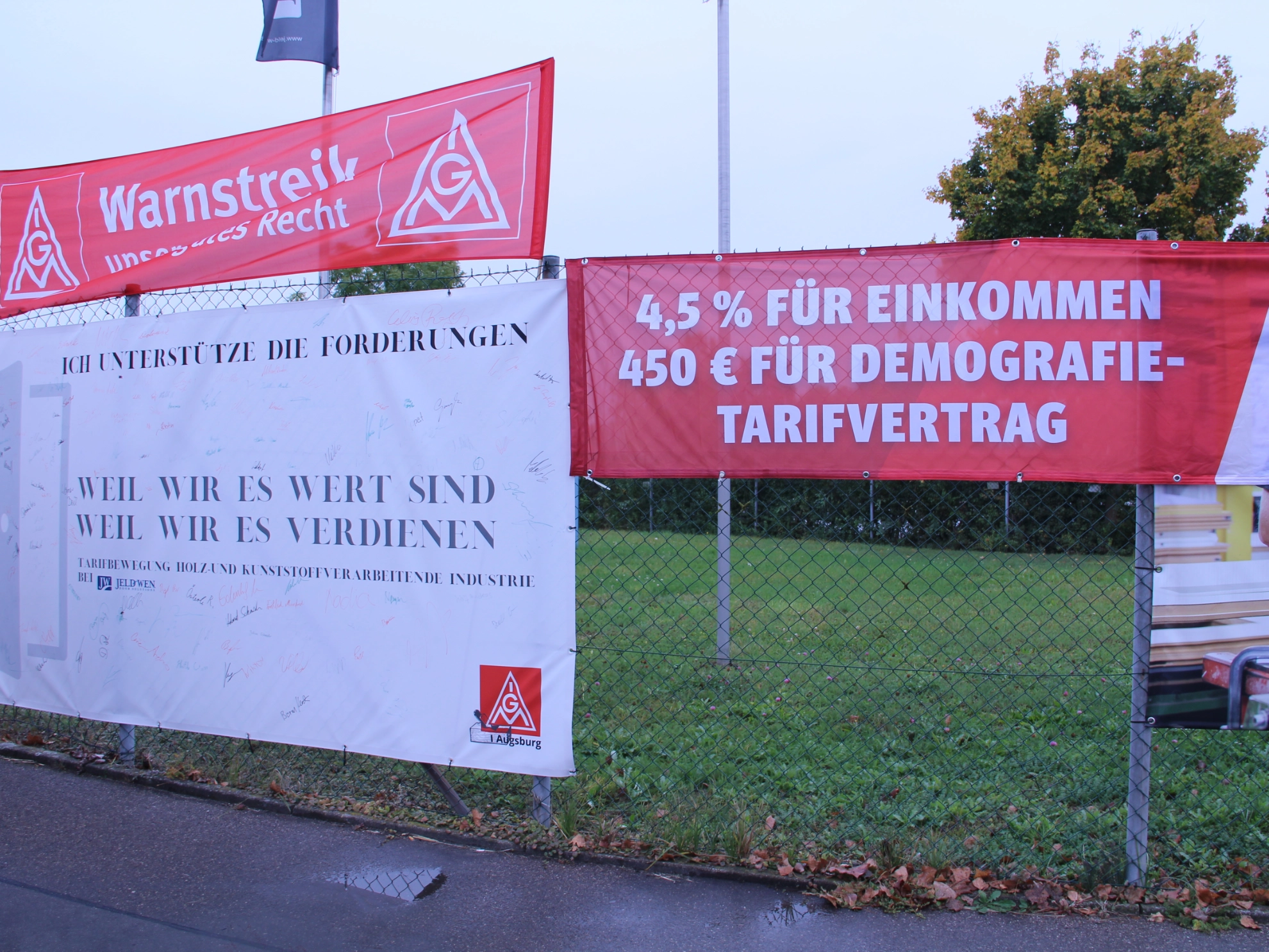 Aufruf zum Warnstreik in der Holz- und Kunststoffverarbeitenden Industrie