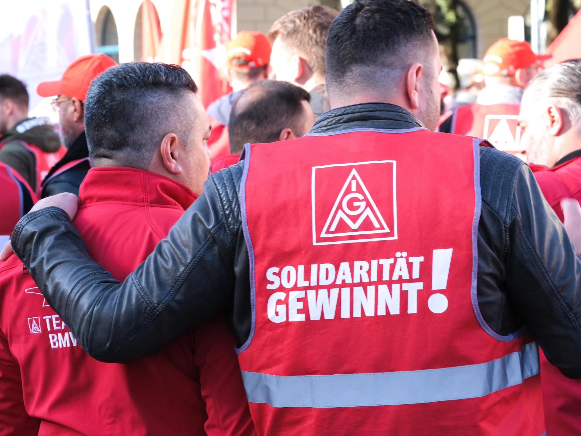 Gebt 8! Demo und Kundgebung zur 2. Tarifverhandlung in München