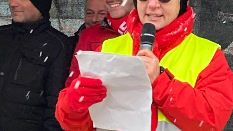 Bundesweiter Schaeffler-Aktionstag gegen Stellenabbau vor Unternehmenszentrale in Herzogenaurach