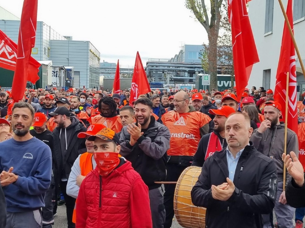 Zweite Warnstreikwoche IG Metall München setzt Streik...